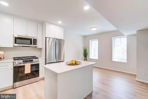 Arlington, VA 22204,5040 7TH RD S #301