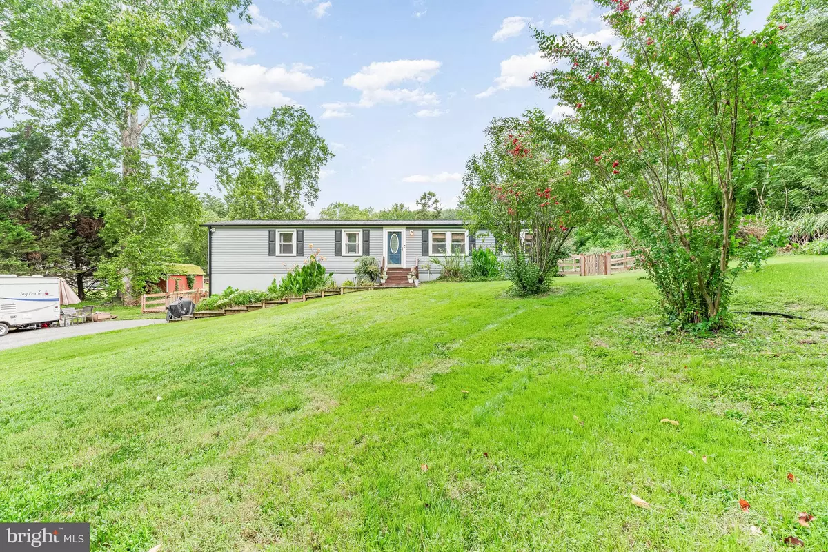 Huntingtown, MD 20639,860 PAT LN