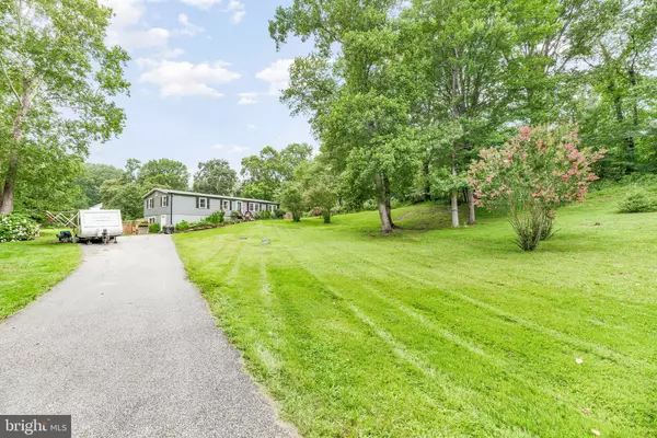 Huntingtown, MD 20639,860 PAT LN