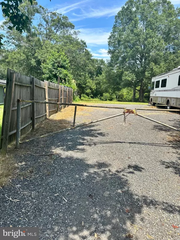 Accokeek, MD 20607,16227 LIVINGSTON RD