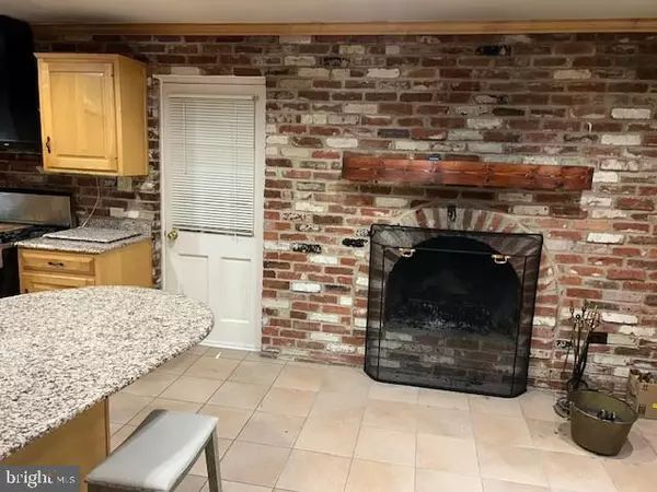 Rockville, MD 20853,4905 BEL PRE RD