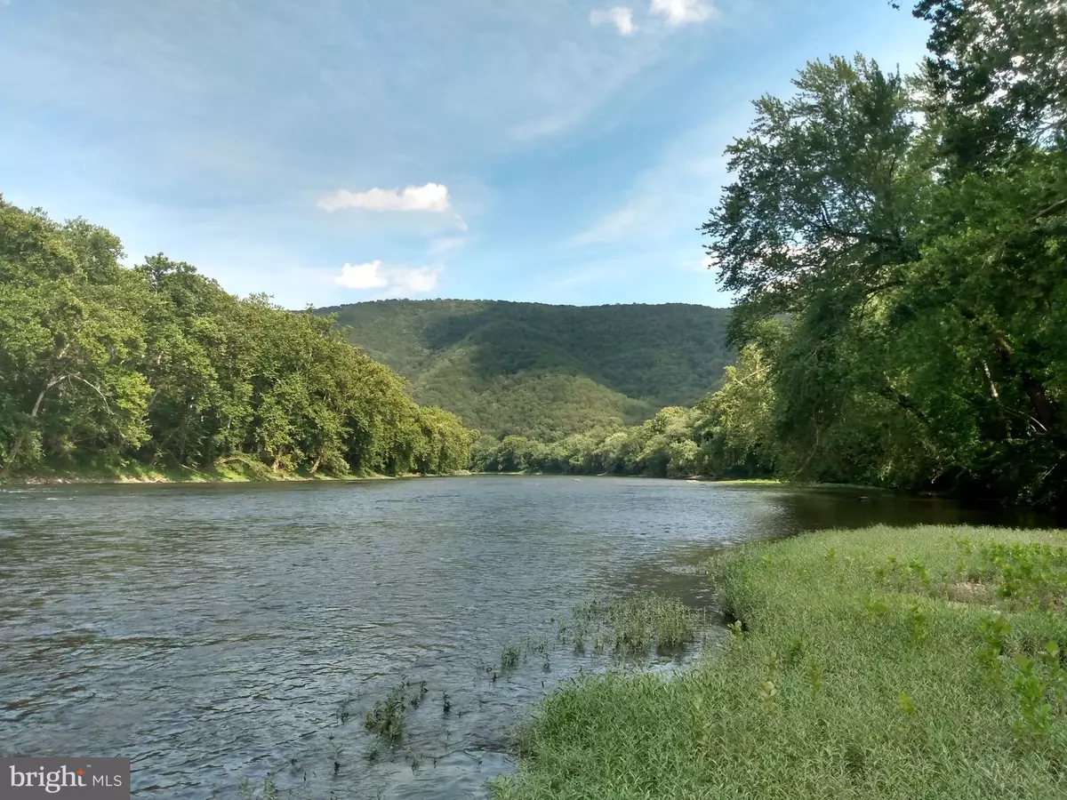 Great Cacapon, WV 25422,4567 ORLEANS RD