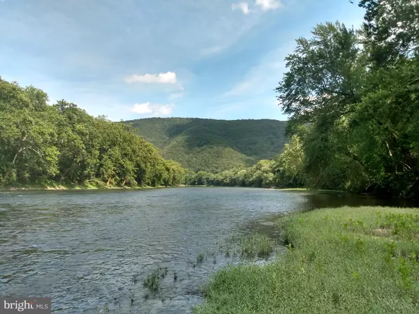 4567 ORLEANS RD, Great Cacapon, WV 25422