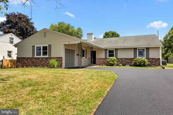735 SAINT DAVIDS AVE, Warminster, PA 18974