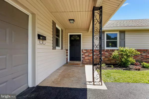 Warminster, PA 18974,735 SAINT DAVIDS AVE