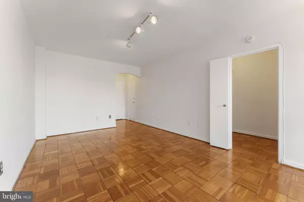 Washington, DC 20036,1 SCOTT CIR NW #807