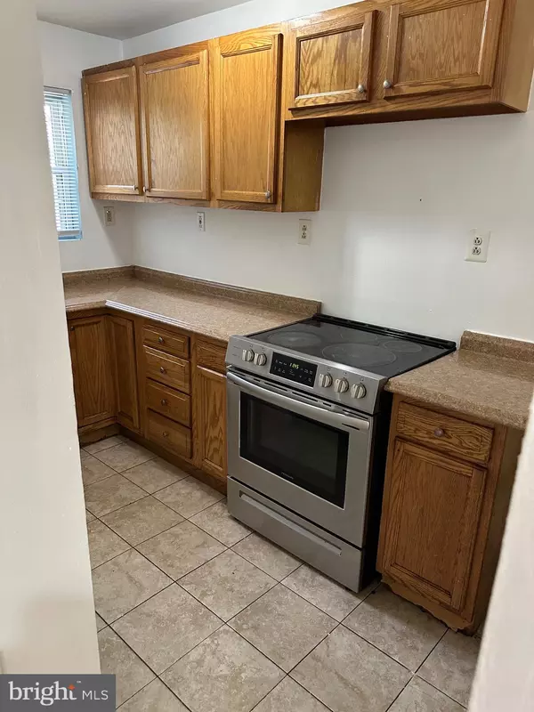 Baltimore, MD 21225,920 STOLL ST