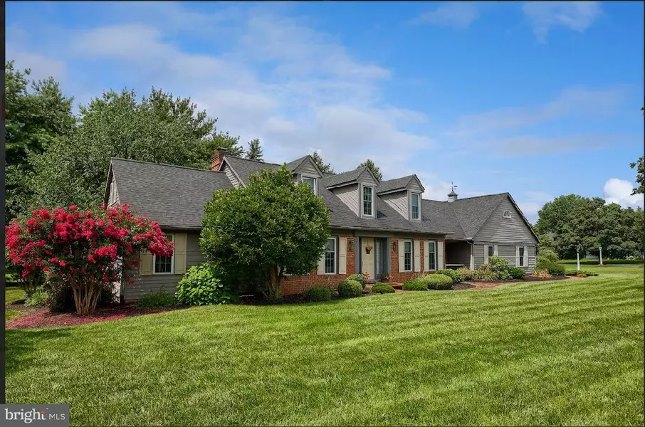 100 OLDE FIELD DR, Lititz, PA 17543