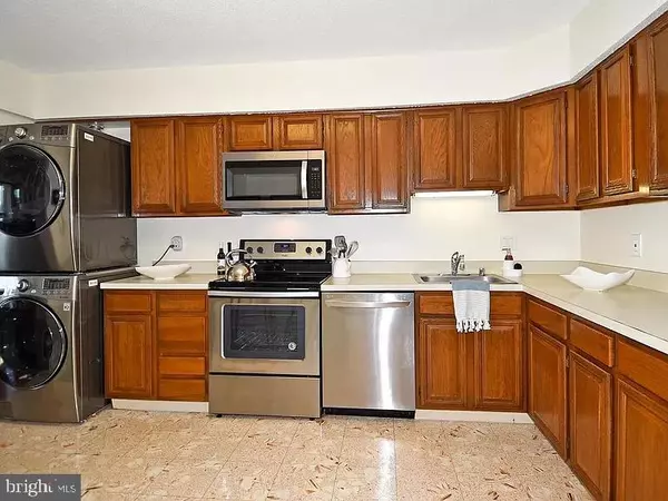 Falls Church, VA 22041,3713 S GEORGE MASON DR #1710