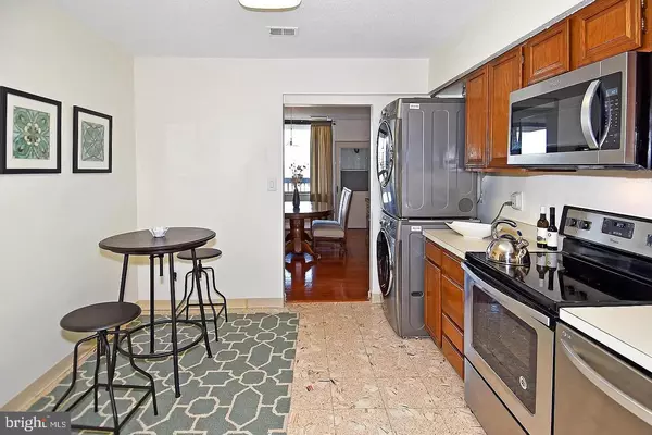 Falls Church, VA 22041,3713 S GEORGE MASON DR #1710