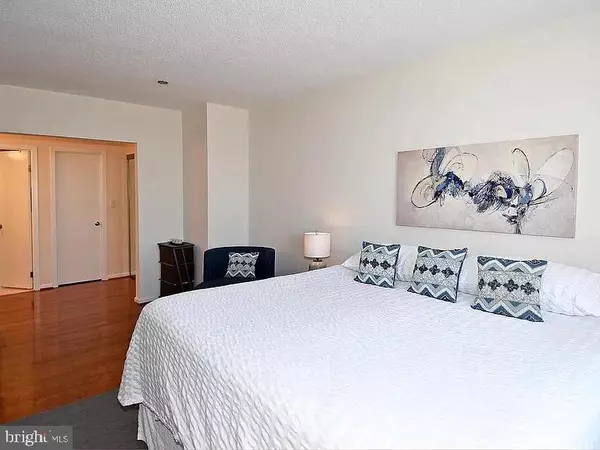 Falls Church, VA 22041,3713 S GEORGE MASON DR #1710