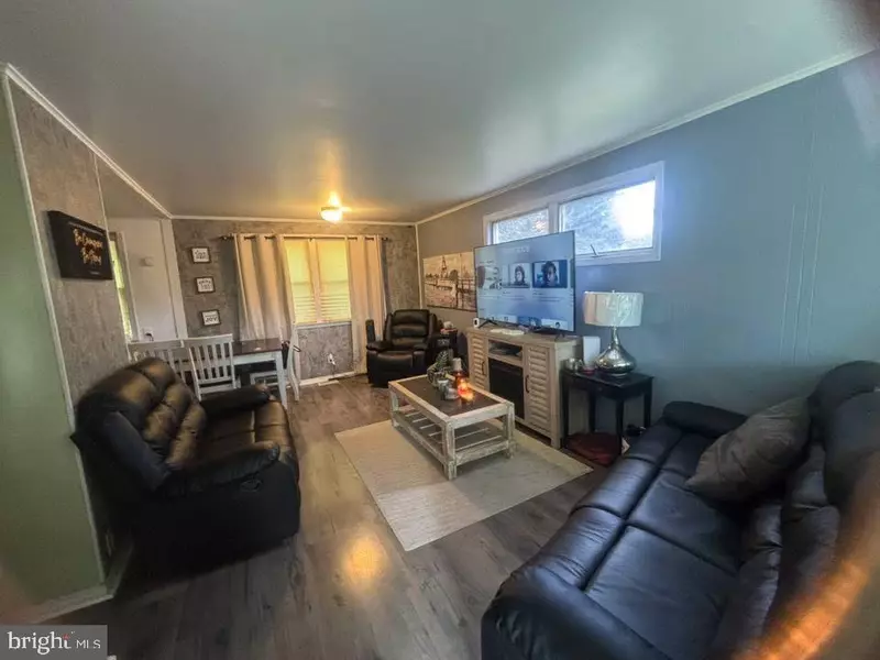 103 COSTILL AVE, Clayton, NJ 08312