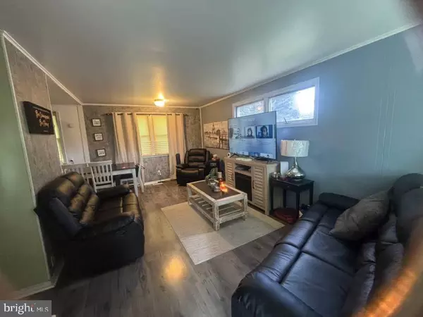 103 COSTILL AVE, Clayton, NJ 08312