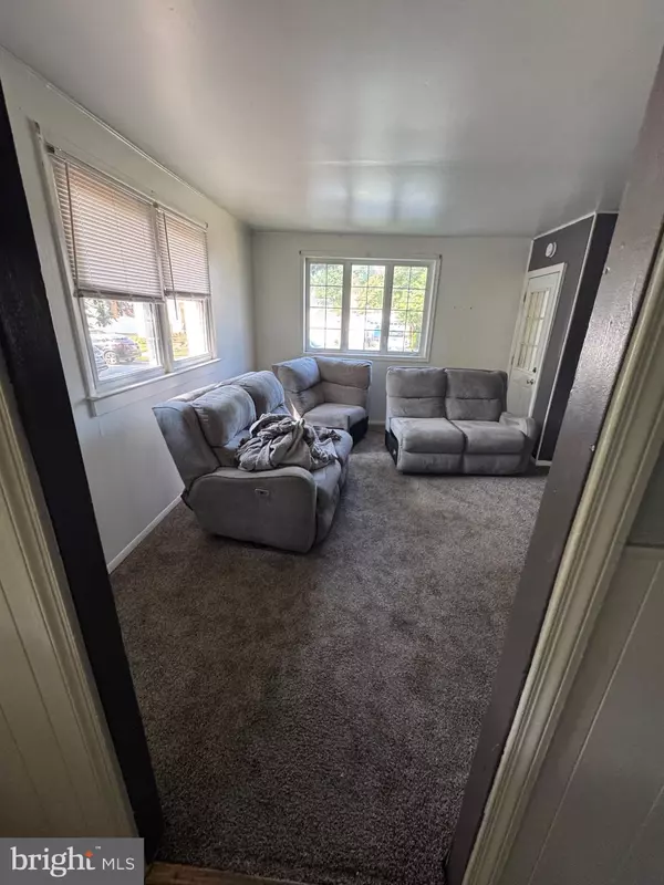 Folsom, PA 19033,332 FERNWOOD AVE