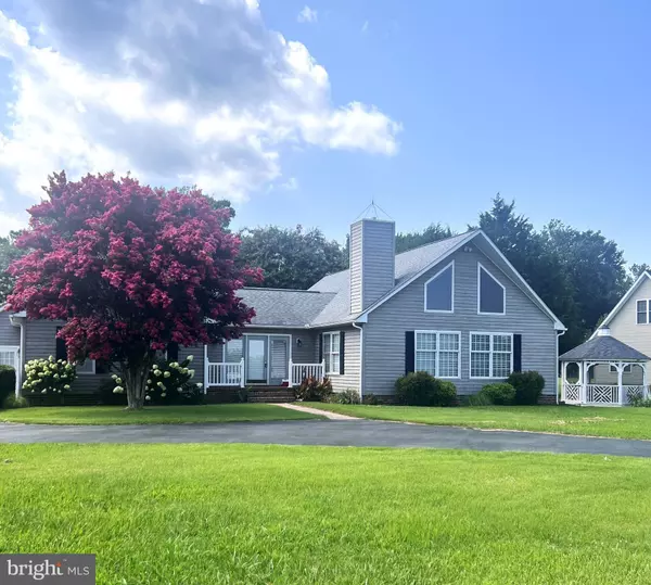 245 NOMINI BAY DR, Montross, VA 22520