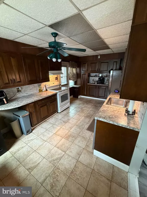 Philadelphia, PA 19124,951 WAKELING ST