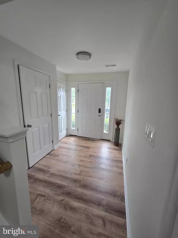 Centreville, VA 20121,14134 DARKWOOD CIR