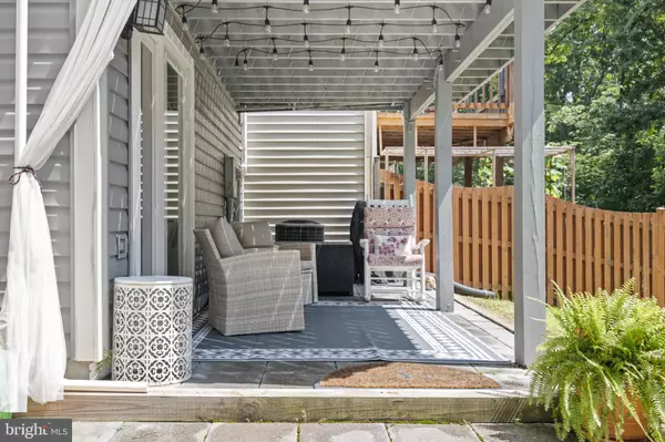 Centreville, VA 20121,6554 PALISADES DR