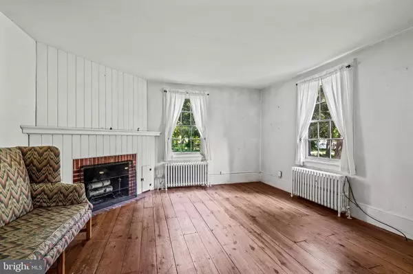 Moorestown, NJ 08057,310 PLEASANT VALLEY AVE