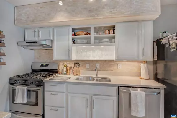Charlottesville, VA 22901,2421 BARRACKS PL #4