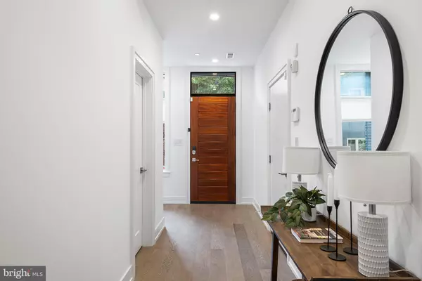 Philadelphia, PA 19147,618 S CLARION ST