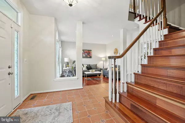 Woodbridge, VA 22192,3901 LEAF LAWN LN