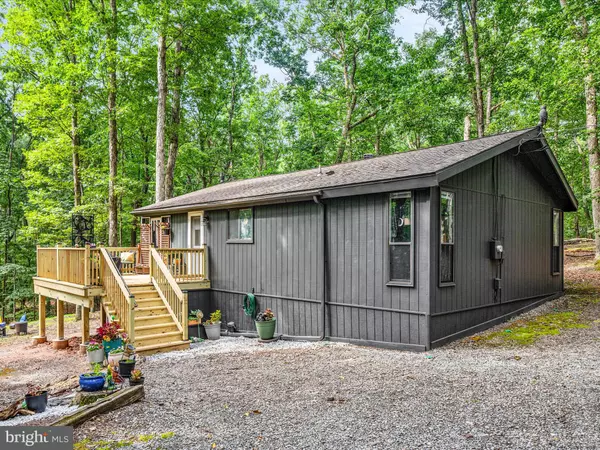 Hedgesville, WV 25427,359 CAYUGA TRL