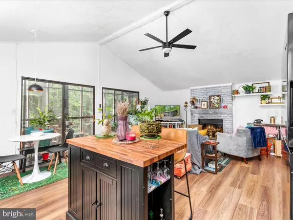 Hedgesville, WV 25427,359 CAYUGA TRL