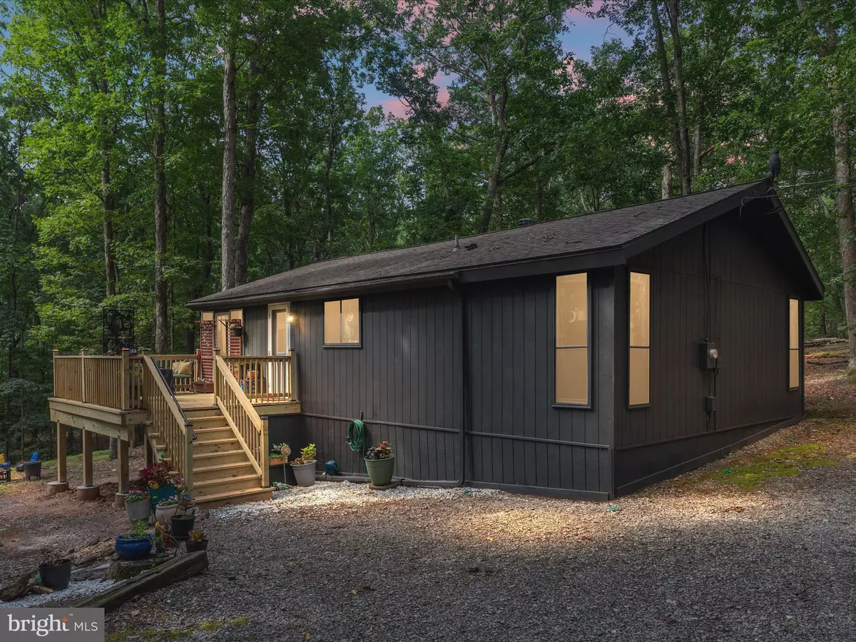 Hedgesville, WV 25427,359 CAYUGA TRL