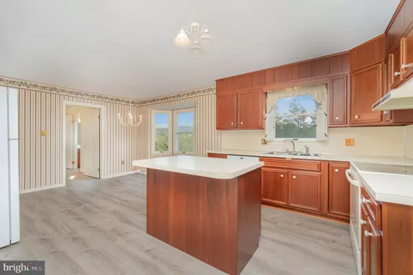 Reading, PA 19606,25 ESTATES DR