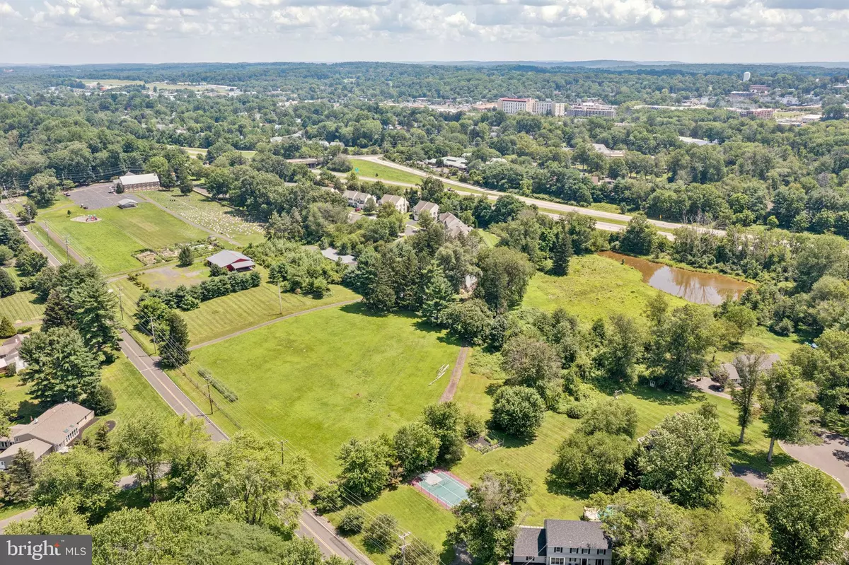 Doylestown, PA 18901,925 E SANDY RIDGE RD