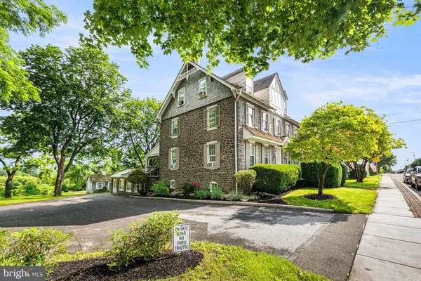 Elverson, PA 19520,28 W MAIN ST