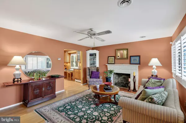 Vienna, VA 22180,431 CREEK CROSSING RD NE