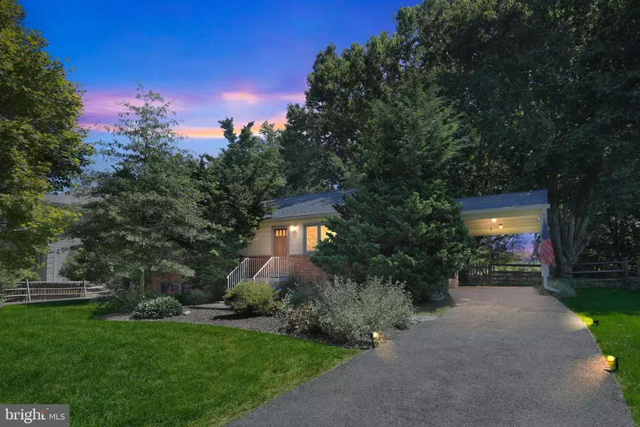 431 CREEK CROSSING RD NE, Vienna, VA 22180