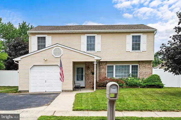 13 BOULDER DR, Barnegat, NJ 08005