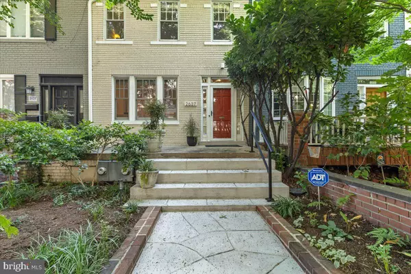 Washington, DC 20008,2637 WOODLEY PL NW