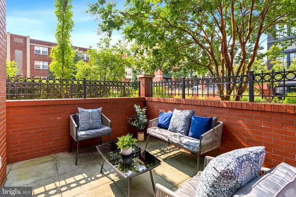 Arlington, VA 22209,1701 16TH ST N #352