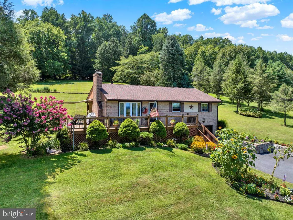 Birdsboro, PA 19508,570 WALNUT RD