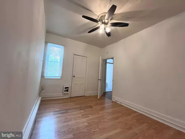 Philadelphia, PA 19133,2213 N CAMAC ST #B