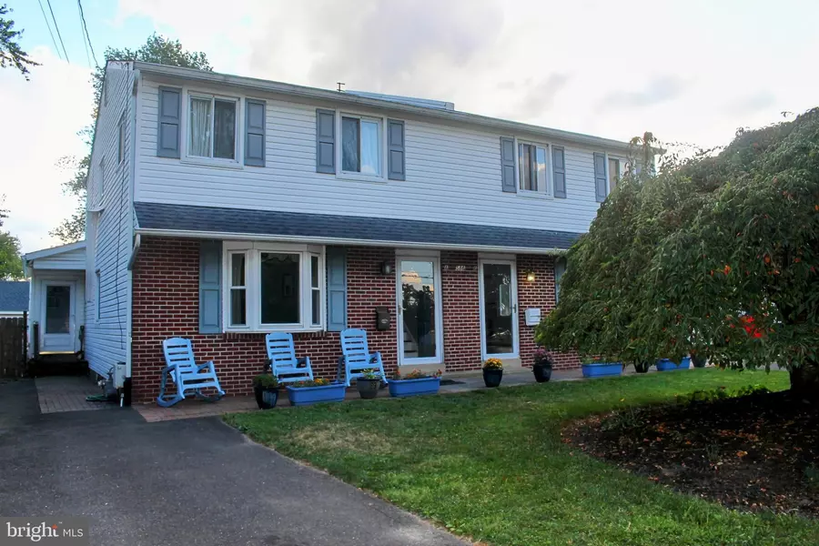 586 OLIVE ST, Warminster, PA 18974