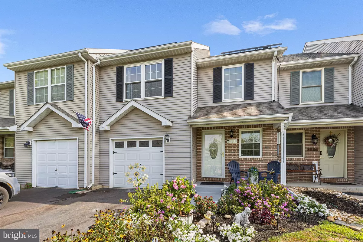 Telford, PA 18969,211 GROVE CT