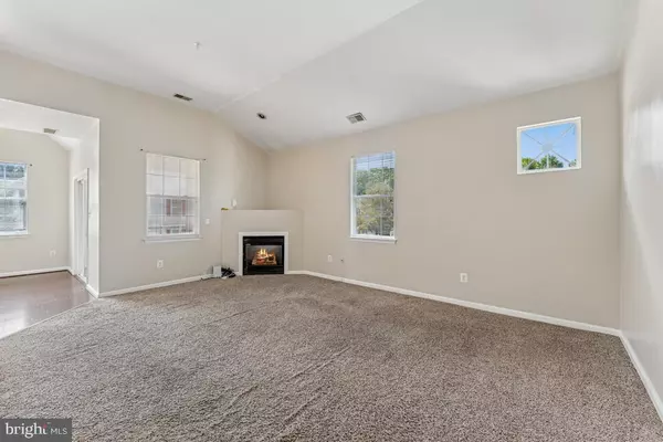 Owings Mills, MD 21117,5002 HOLLINGTON DR #301