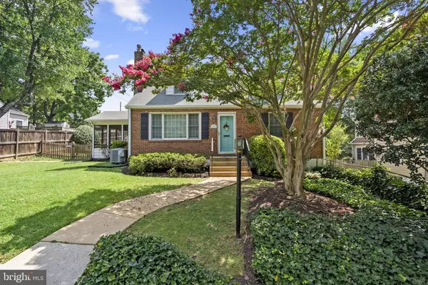 2835 W GEORGE MASON RD, Falls Church, VA 22042