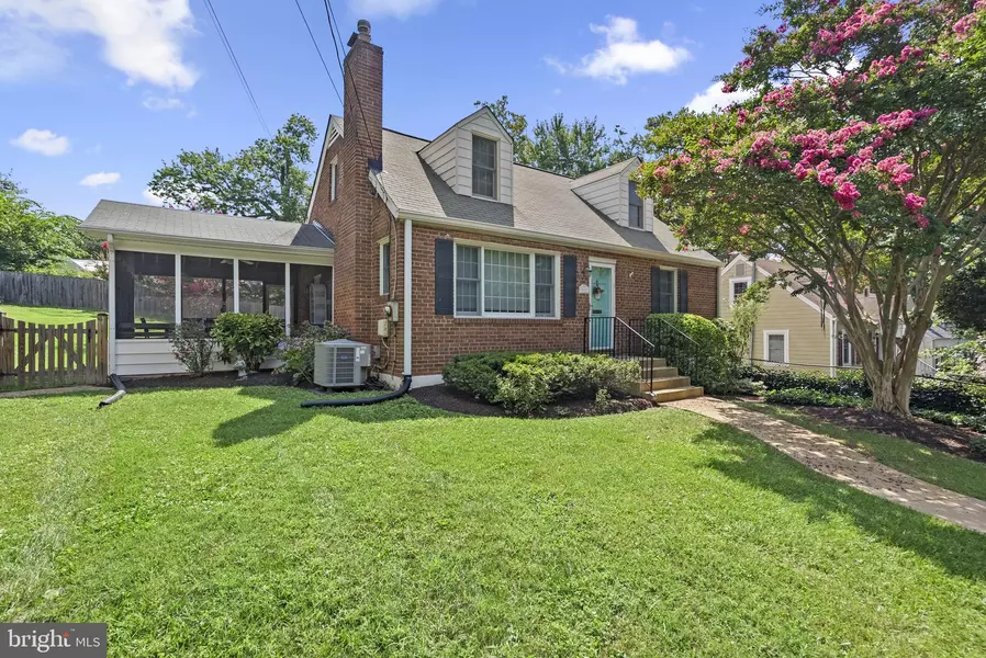 2835 W GEORGE MASON RD, Falls Church, VA 22042