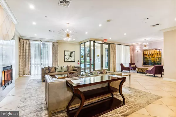 Alexandria, VA 22303,2451 MIDTOWN AVE #410