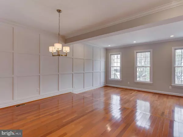 Vienna, VA 22181,9421 VAN ARSDALE DR