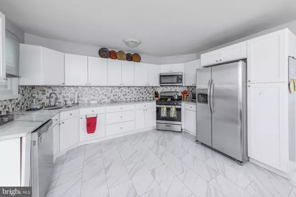 Pitman, NJ 08071,178 ESPLANADE AVE