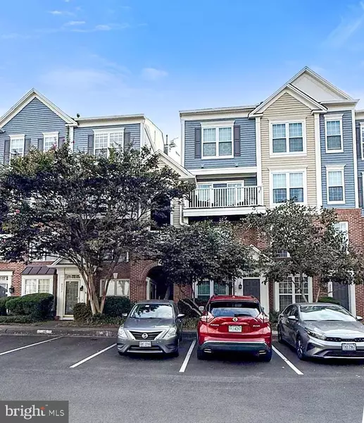 2305 VILLAGE CROSSING RD #303, Falls Church, VA 22043