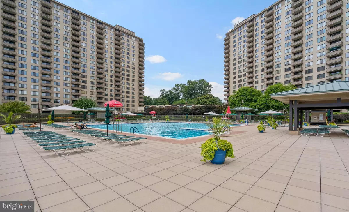Bethesda, MD 20814,5225 POOKS HILL RD #916S