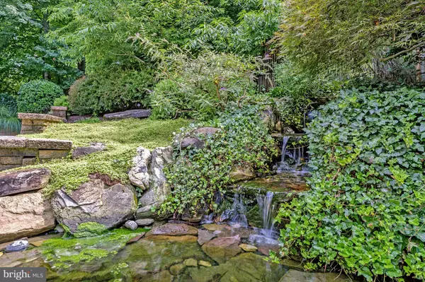 Mclean, VA 22101,6031 CORLAND CT